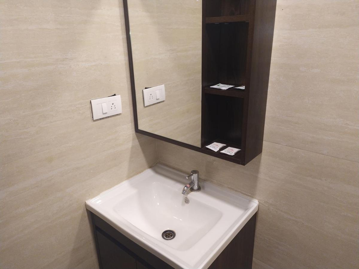 מהבליפורם Spago Inn מראה חיצוני תמונה