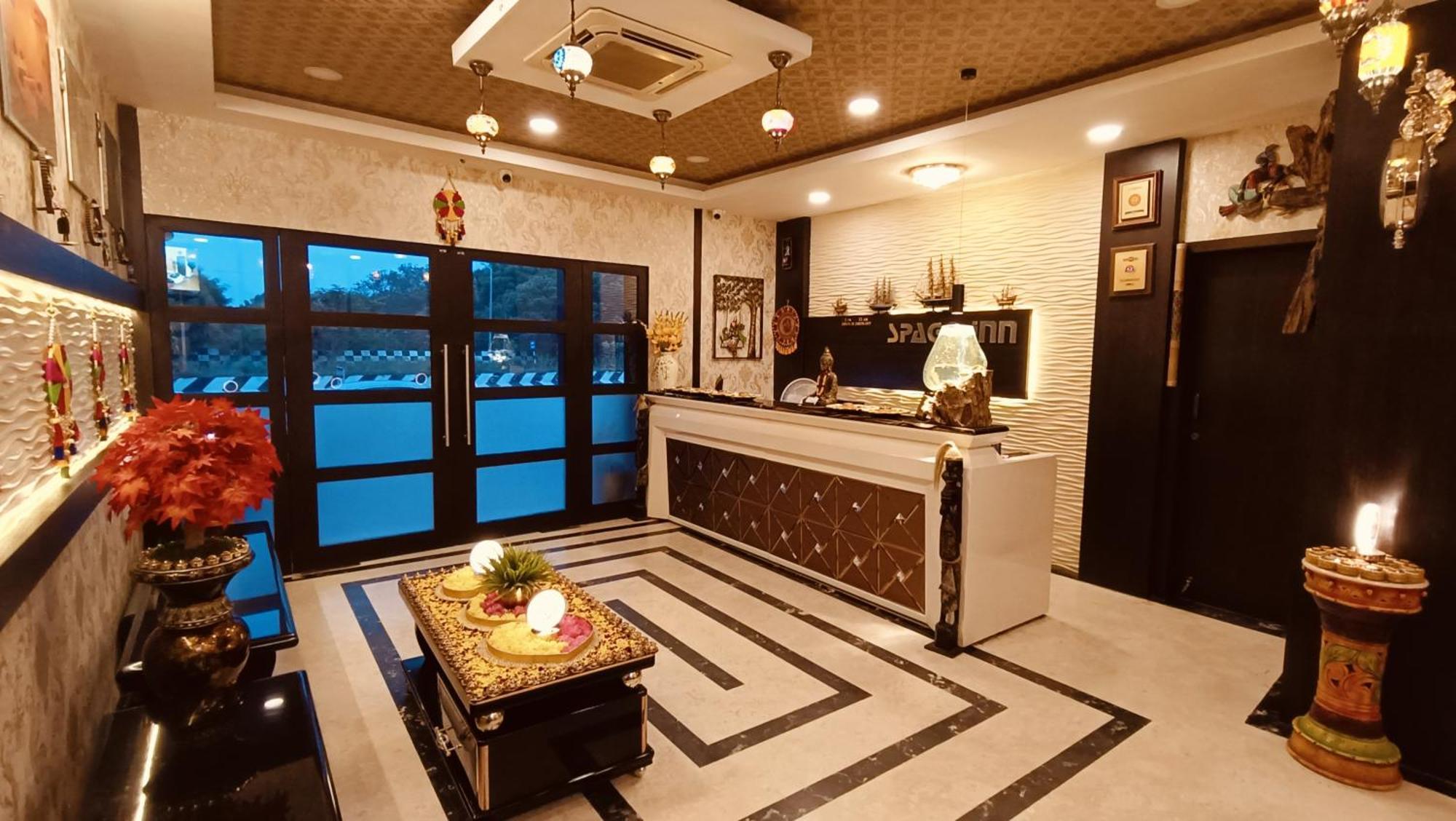 מהבליפורם Spago Inn מראה חיצוני תמונה