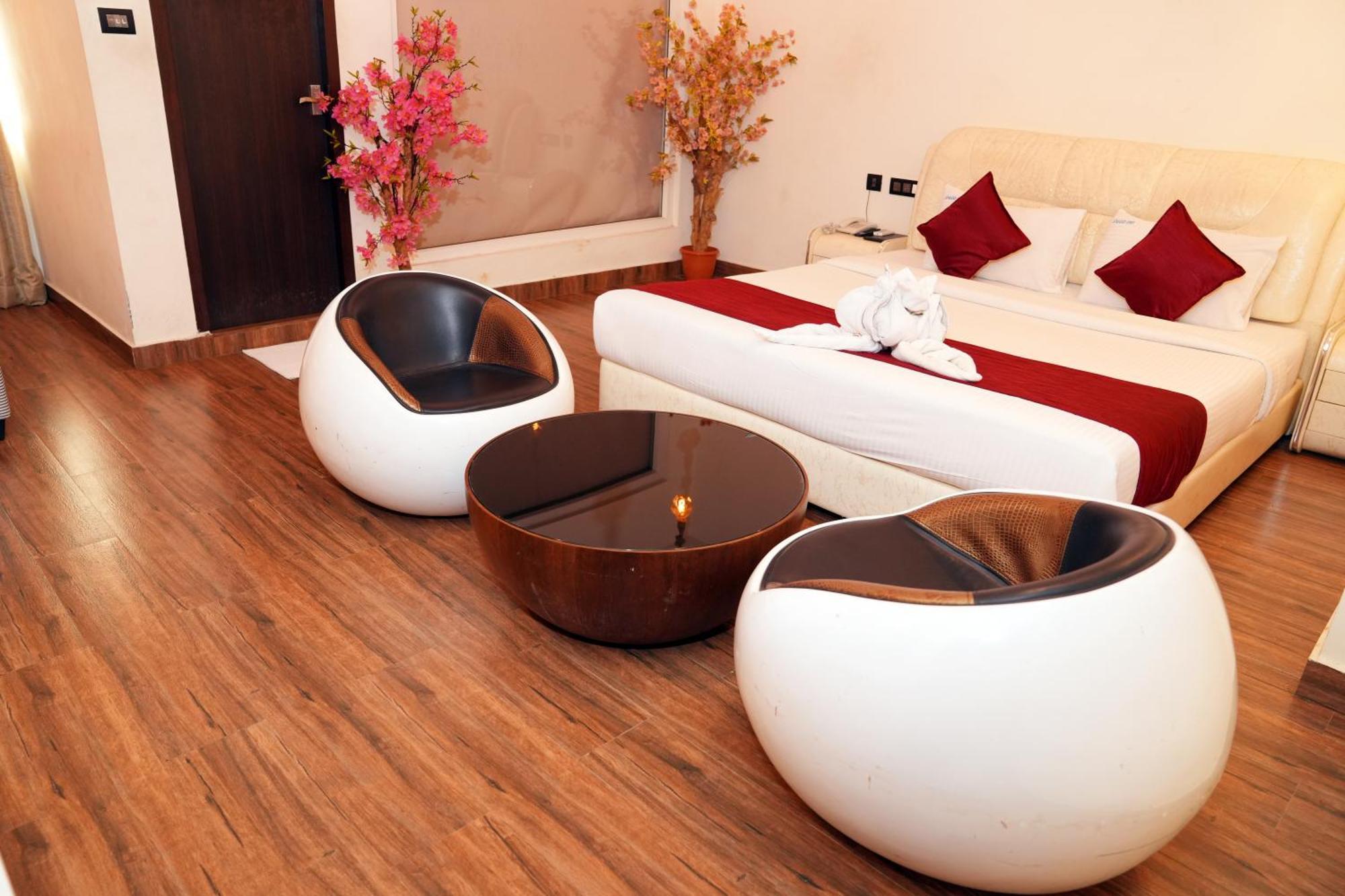 מהבליפורם Spago Inn מראה חיצוני תמונה