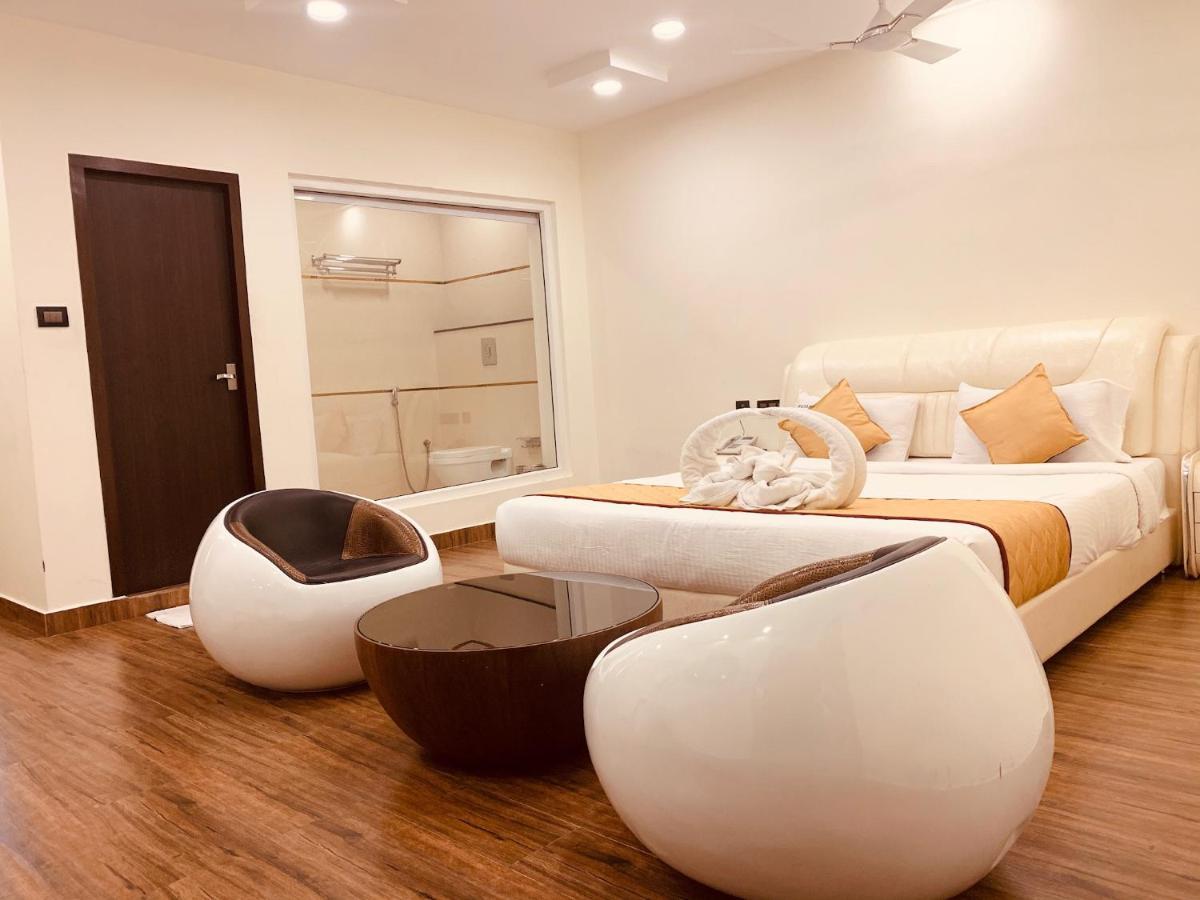 מהבליפורם Spago Inn מראה חיצוני תמונה