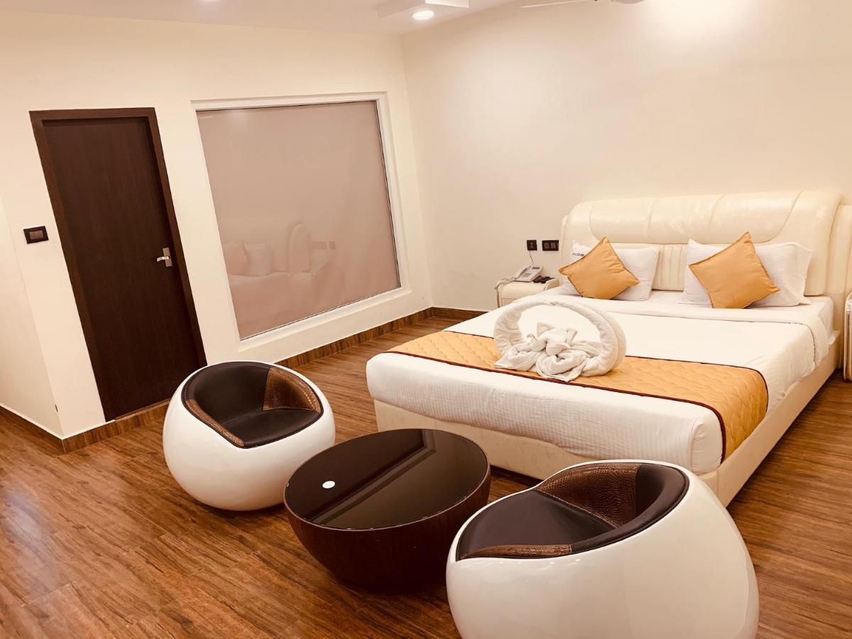 מהבליפורם Spago Inn מראה חיצוני תמונה